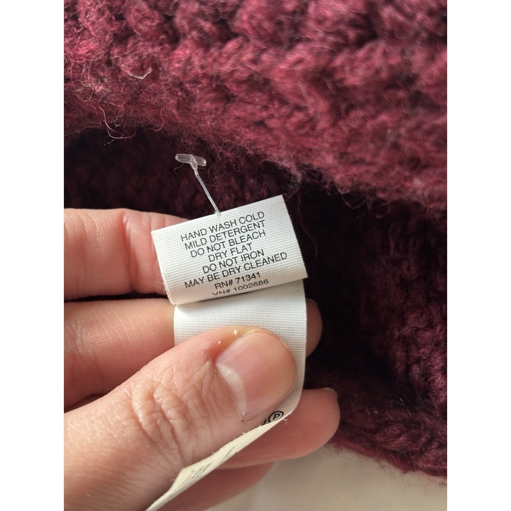 LL Bean‎ Chunky Cable Knit Hat Burgundy Maroon Wool Blend White Pom Winter Ski - Picture 5 of 7